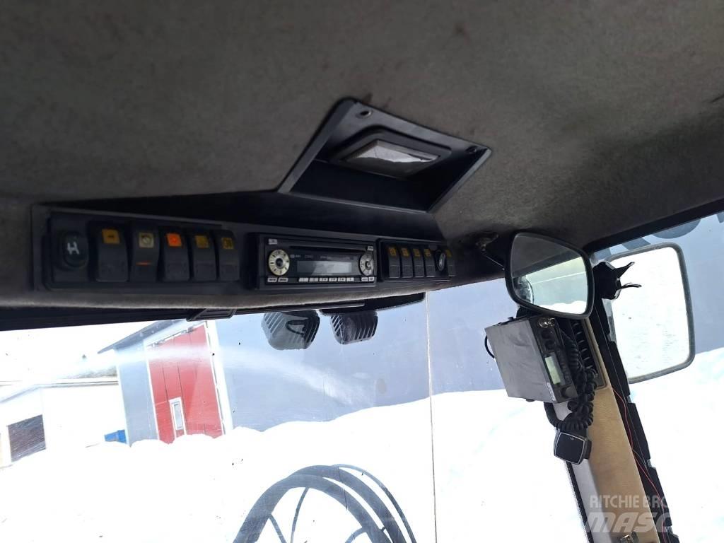 JCB 412 S Iekrāvēji uz riteņiem