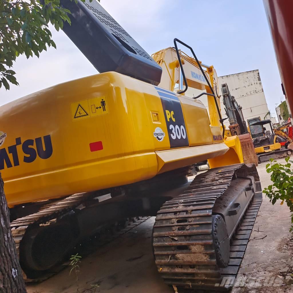 Komatsu PC 300 Kāpurķēžu ekskavatori