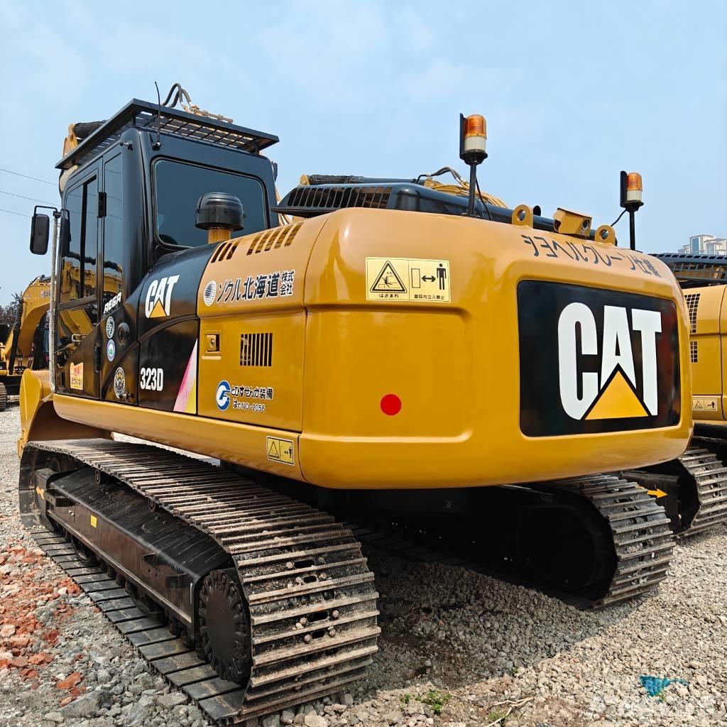 CAT 323D Kāpurķēžu ekskavatori