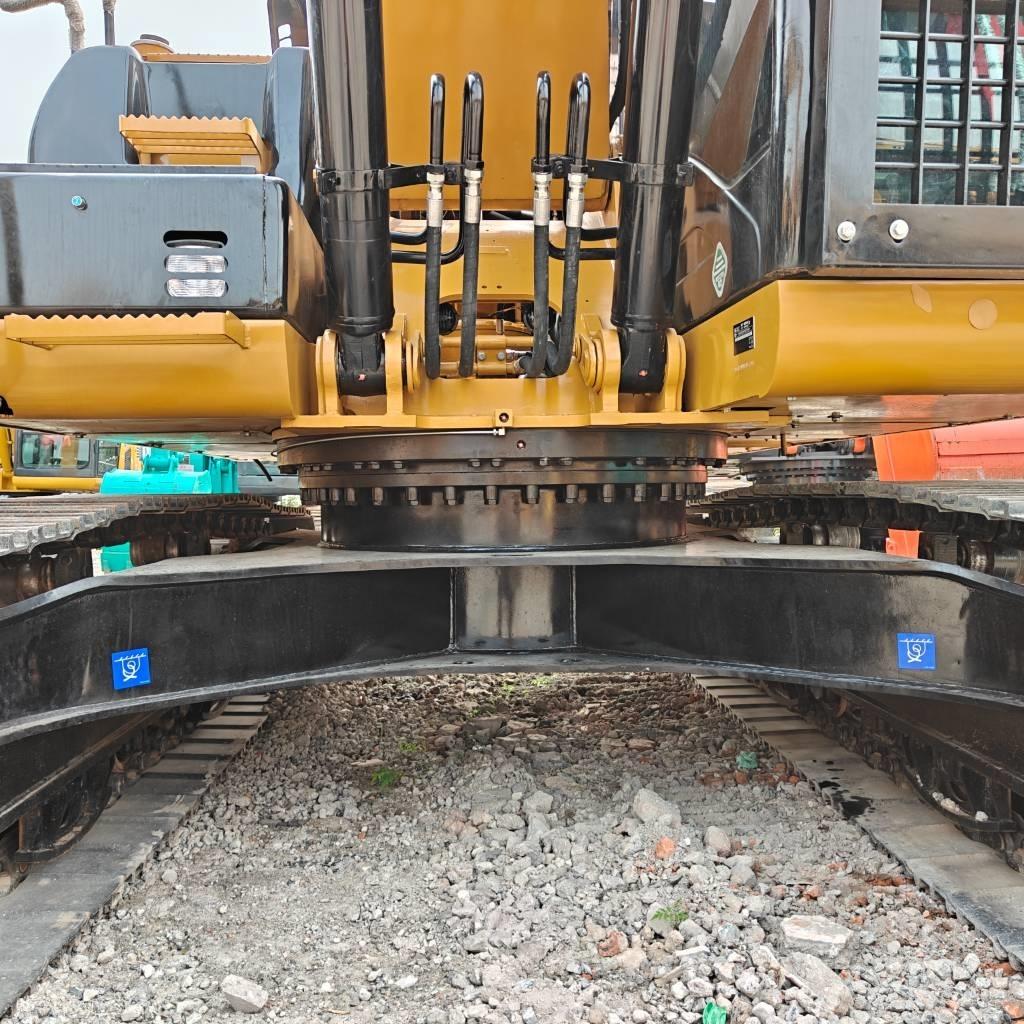 CAT 323D Kāpurķēžu ekskavatori