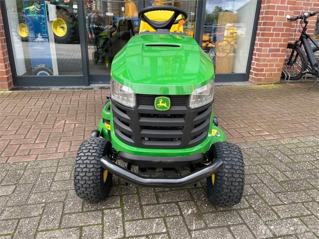 John Deere X167R Pļaujmašīnas