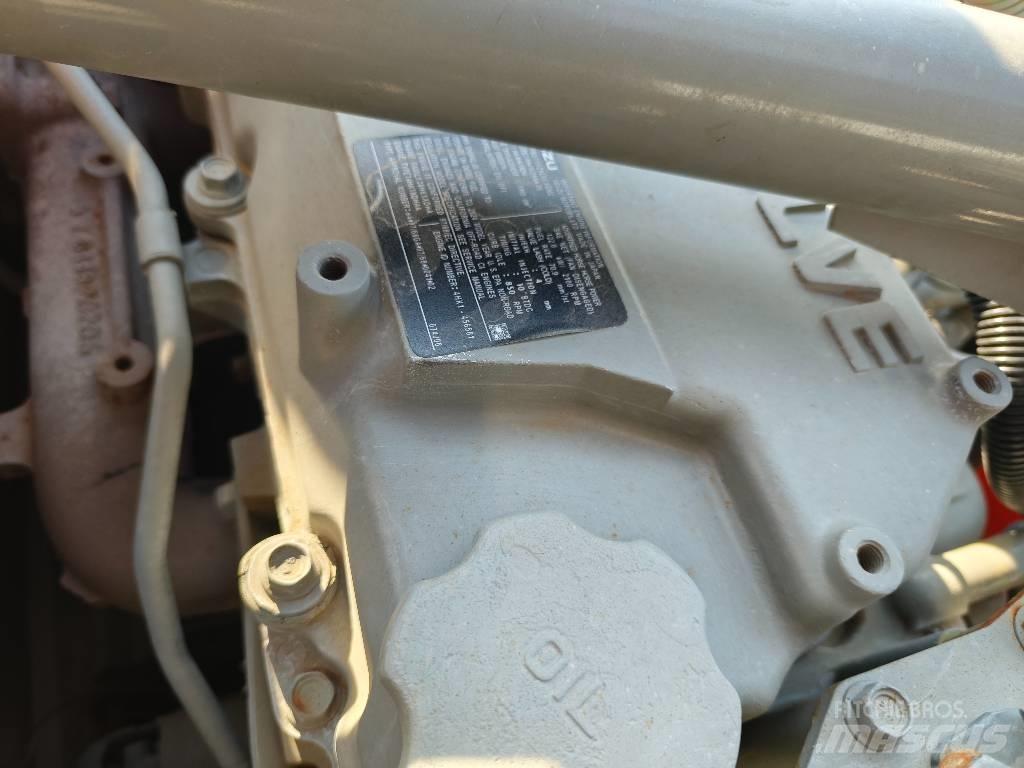 Hitachi ZX 200 Kāpurķēžu ekskavatori