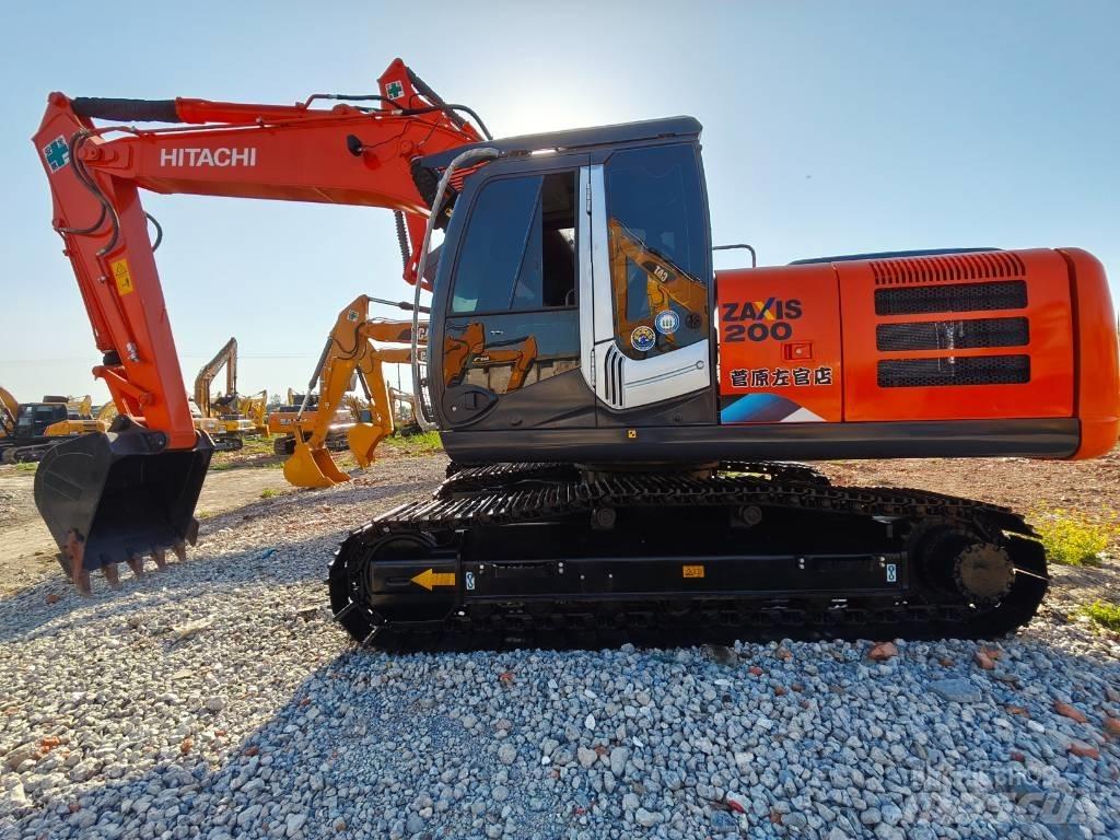 Hitachi ZX 200 Kāpurķēžu ekskavatori