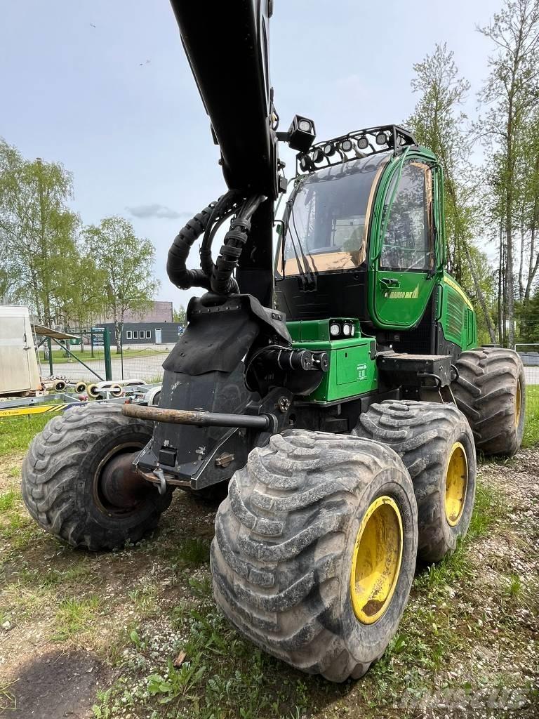 John Deere 1070E Harvesteri
