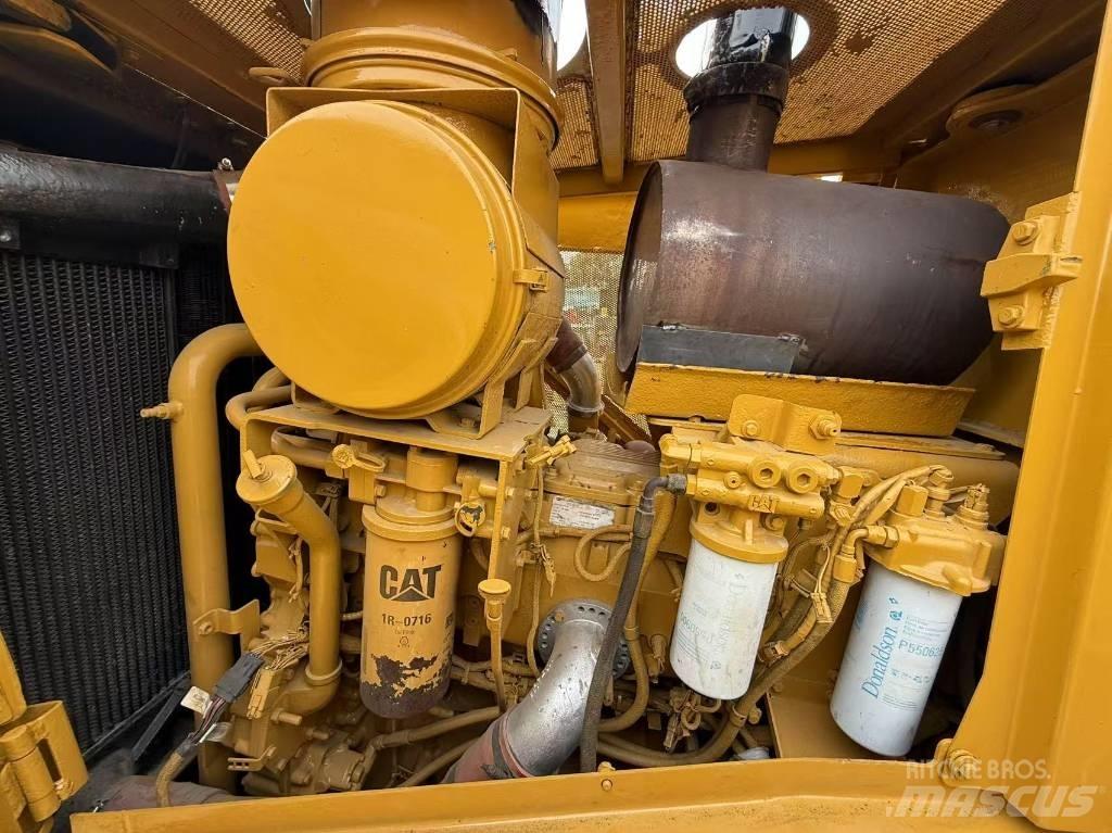 CAT D 8 T Kāpurķēžu buldozeri