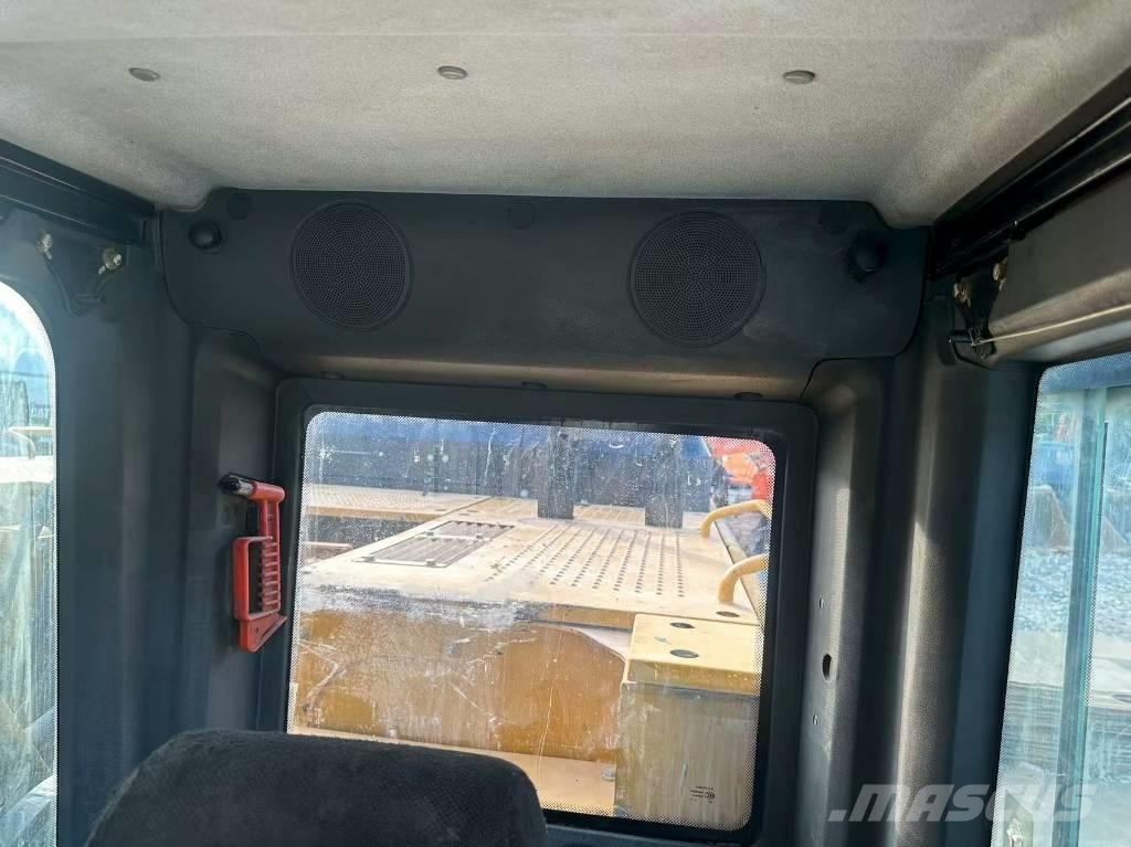 Sany 750 Kāpurķēžu ekskavatori