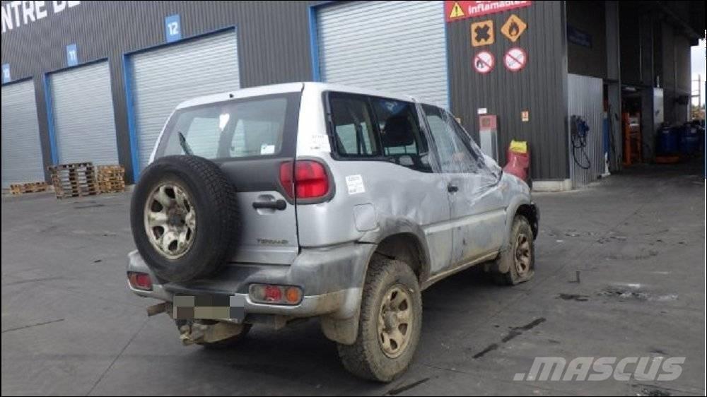 Nissan Terrano II Automašīnas