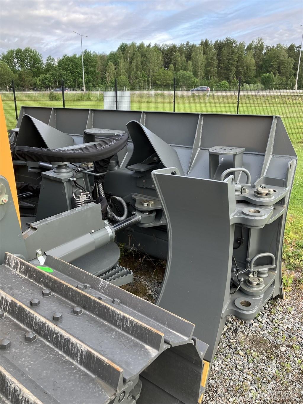 Liebherr PR 726 Kāpurķēžu buldozeri