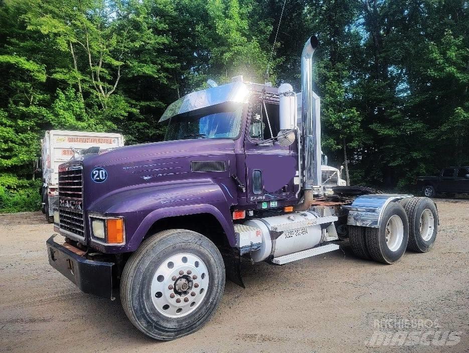 Mack CH 613 Vilcēji