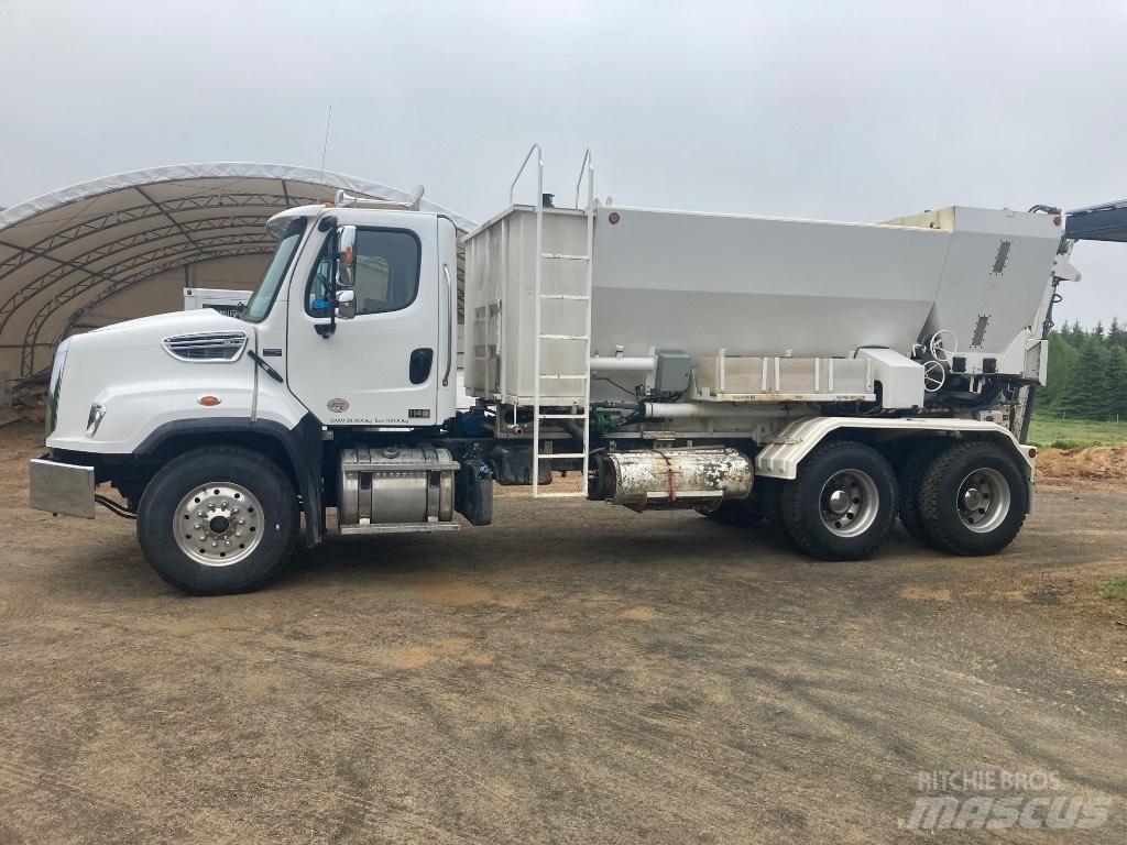 Freightliner SD 114 Betonvedēji