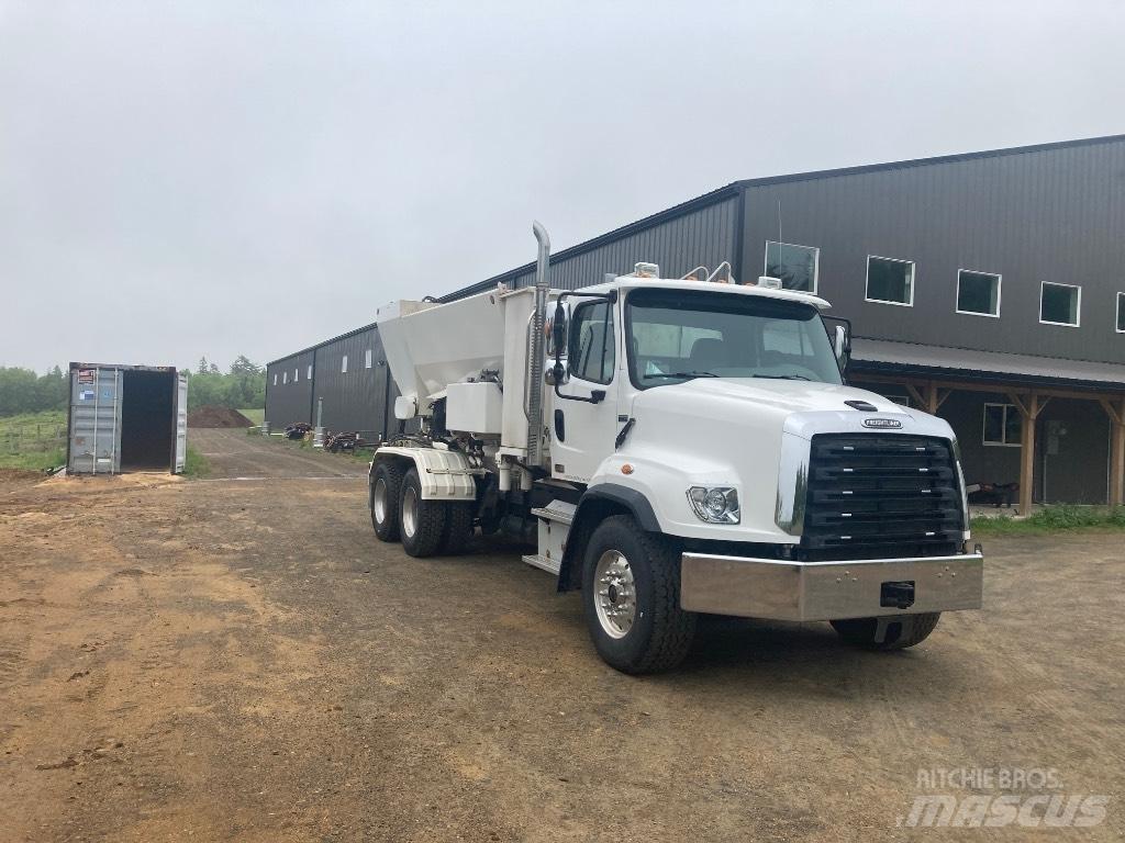 Freightliner SD 114 Betonvedēji