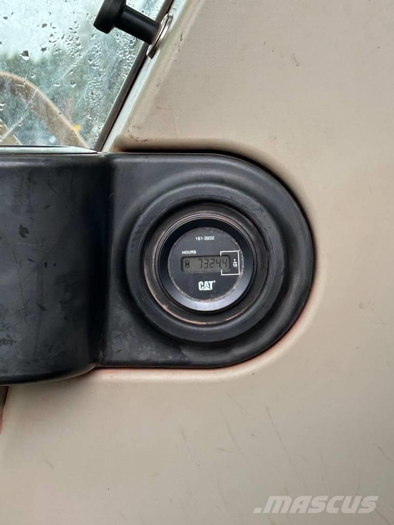 CAT 325 C LN Kāpurķēžu ekskavatori