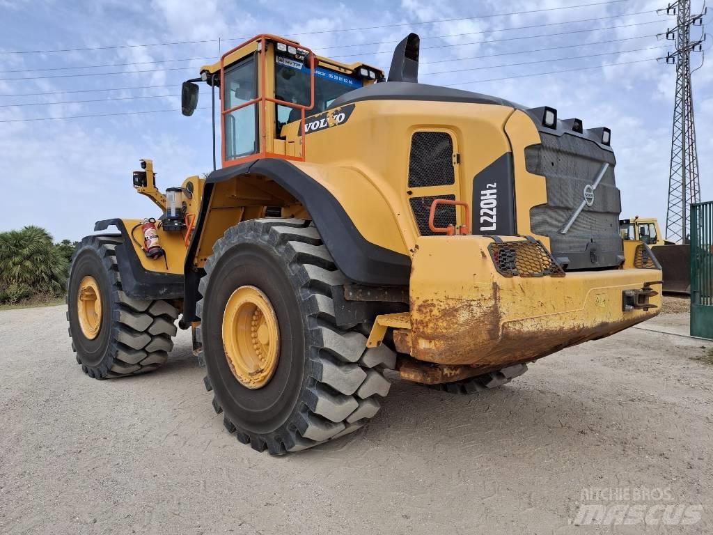 Volvo L 220 H Iekrāvēji uz riteņiem