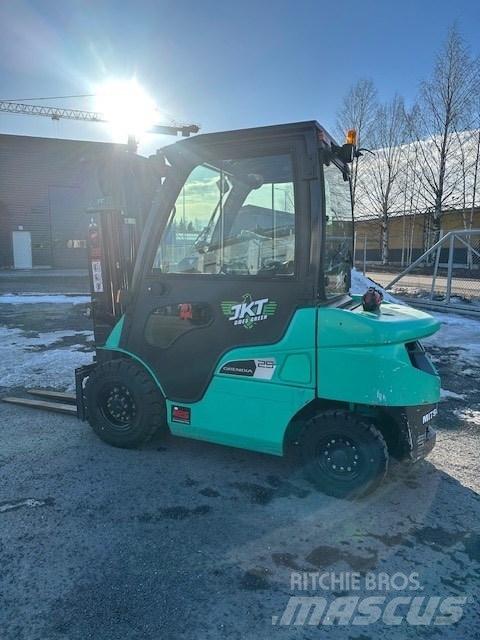 Mitsubishi FD25N3 Tehnika ar dīzeļa dzinēju
