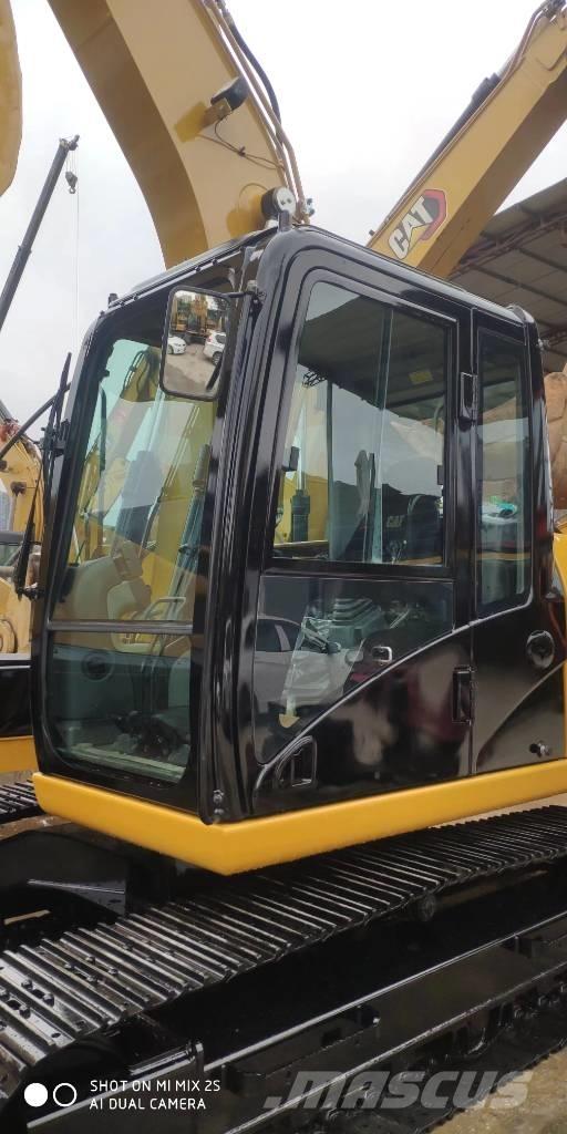 CAT 2021 CAT 313D2GC Ekskavatori uz riteņiem