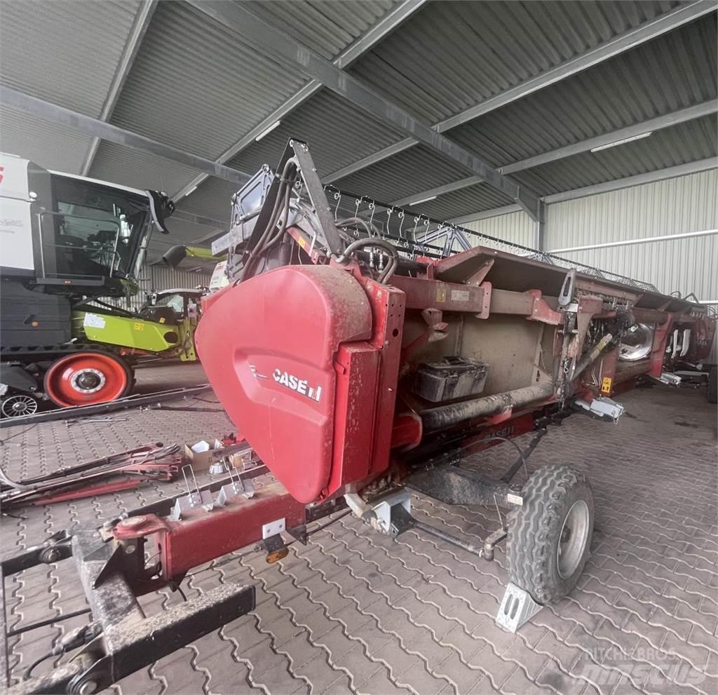 Case IH 8250 ASF Ražas novākšanas kombaini
