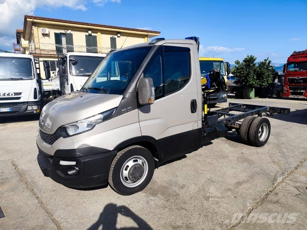 Iveco Daily 35-130 Smagās mašīnas ar celtni