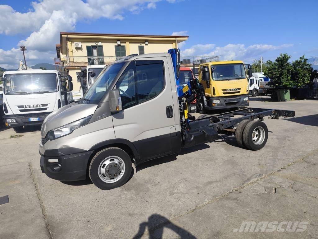 Iveco Daily 35-130 Smagās mašīnas ar celtni