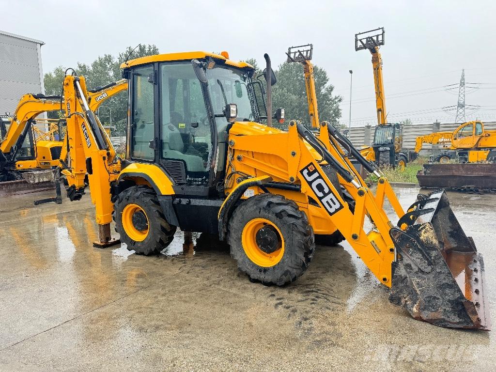 JCB 3 CX / compact Ekskavatori-iekrāvēji