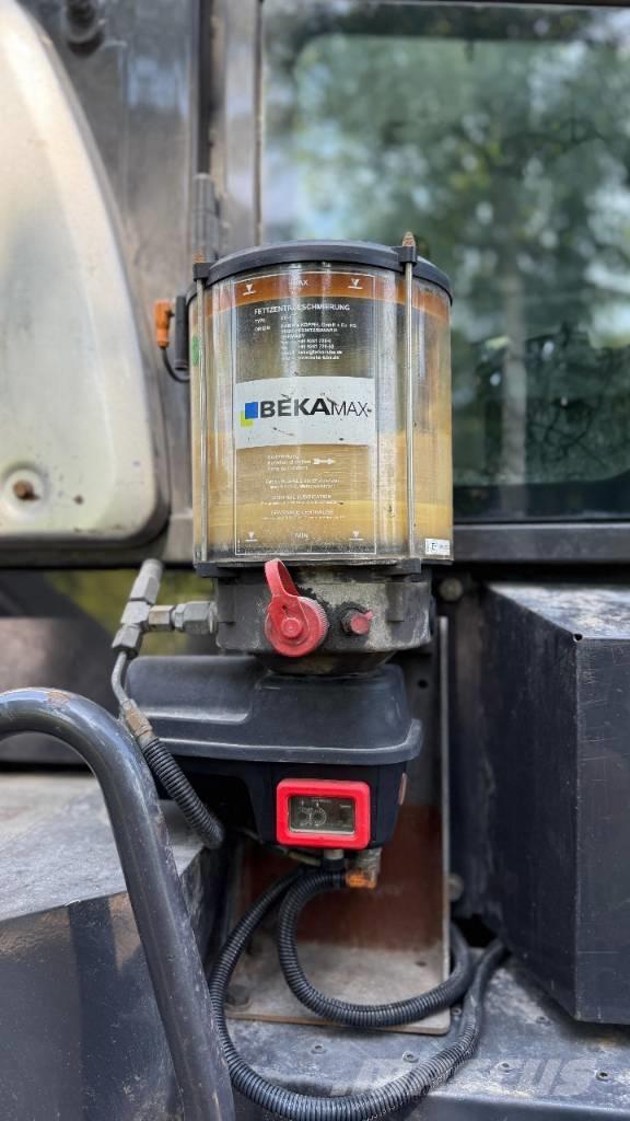 Hitachi ZW 140 Iekrāvēji uz riteņiem