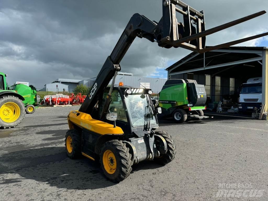 JCB 516 40 COMPACT Lauksaimniecības pacēlāji