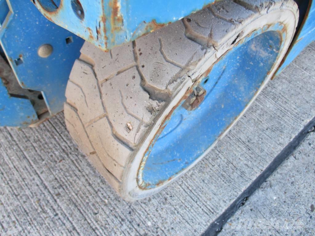 Genie GS 2632 (059) Šķerveida pacēlāji