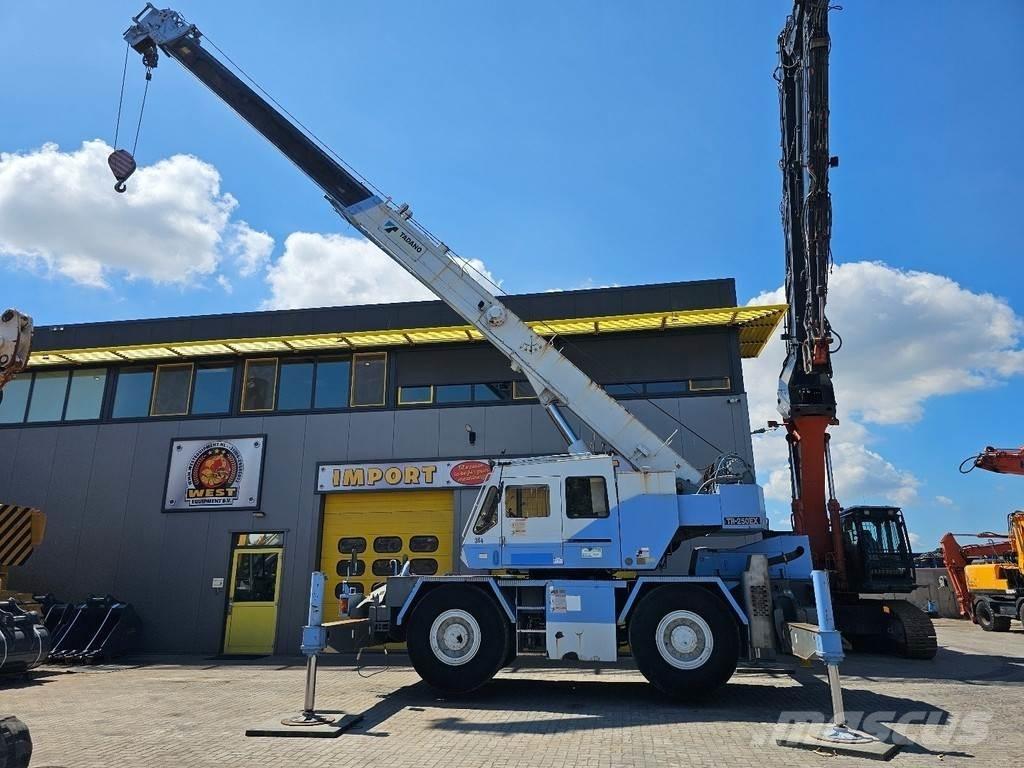 Tadano TR250E Visurgājēji celtņi
