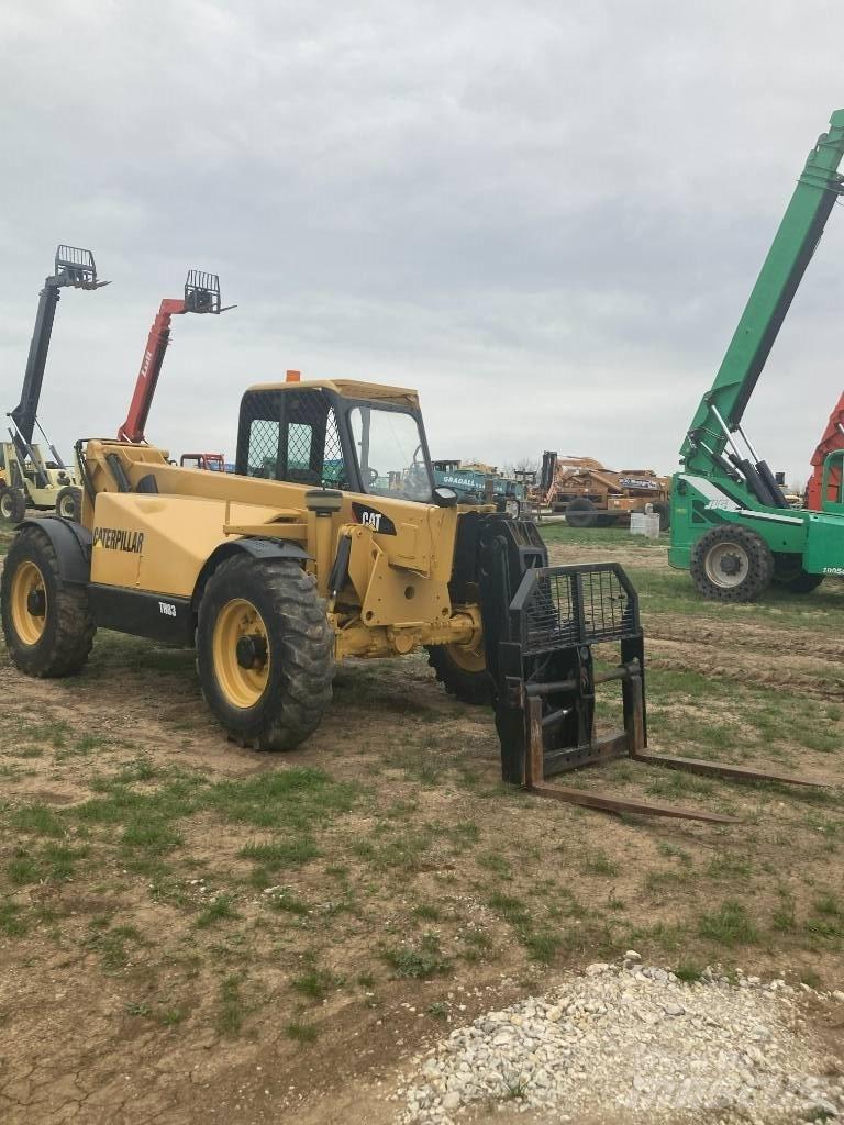 CAT TH83 Teleskopiskie manipulatori
