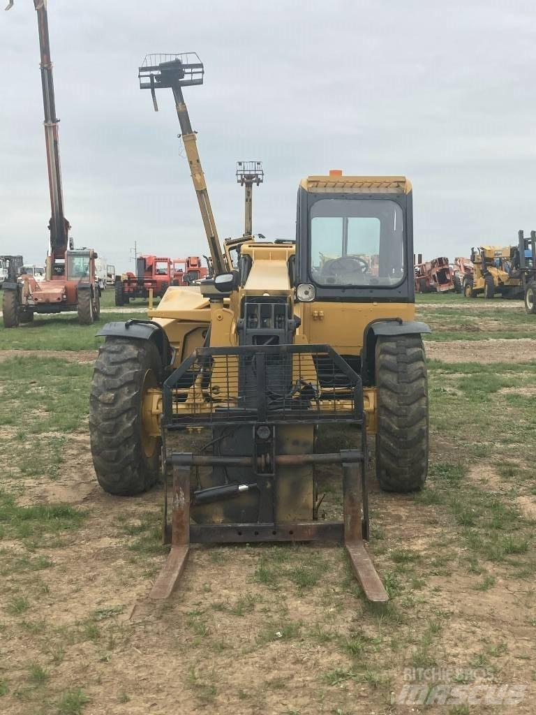 CAT TH83 Teleskopiskie manipulatori