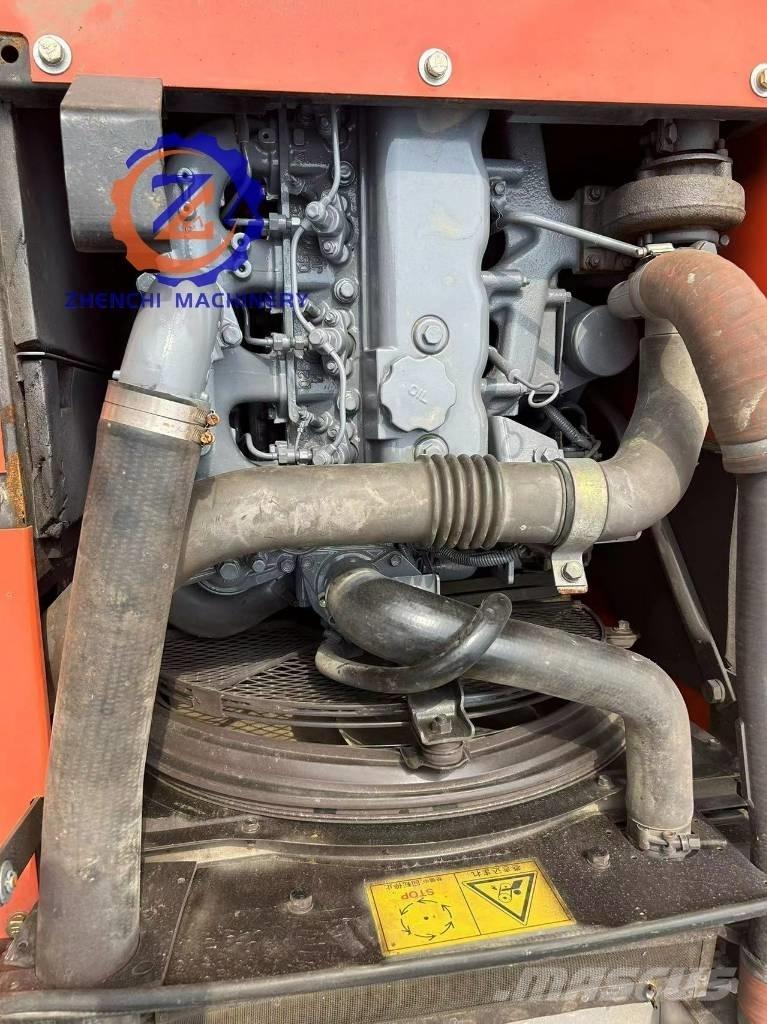 Hitachi ZX 120 Kāpurķēžu ekskavatori