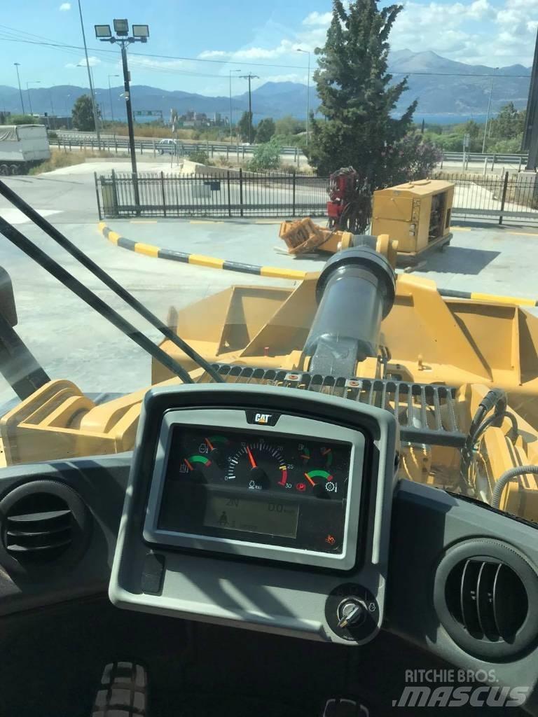 CAT 972M Iekrāvēji uz riteņiem