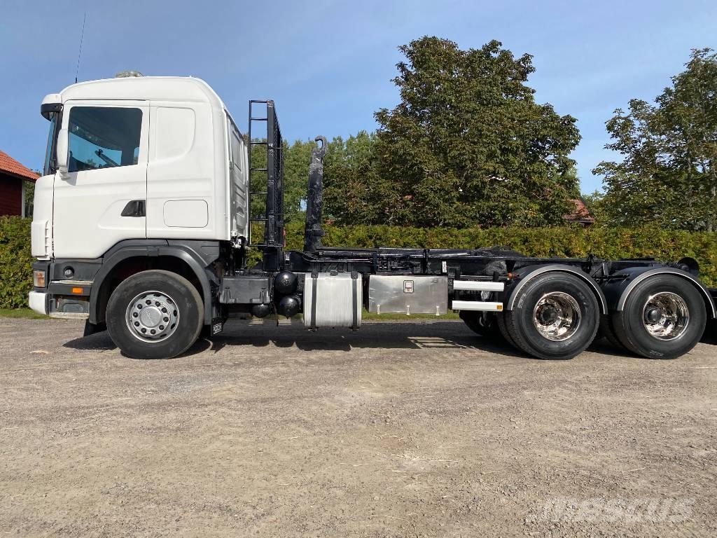 Scania R 144 Treileri ar āķi