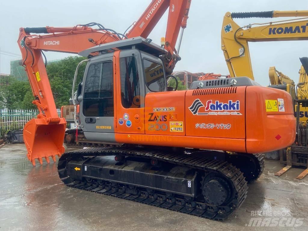 Hitachi ZX 200 Kāpurķēžu ekskavatori