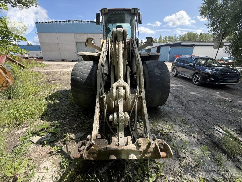 Volvo L 120 Iekrāvēji uz riteņiem