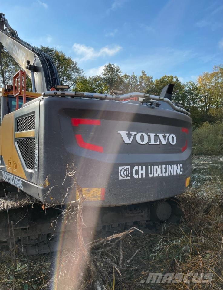 Volvo 250E LR Kāpurķēžu ekskavatori