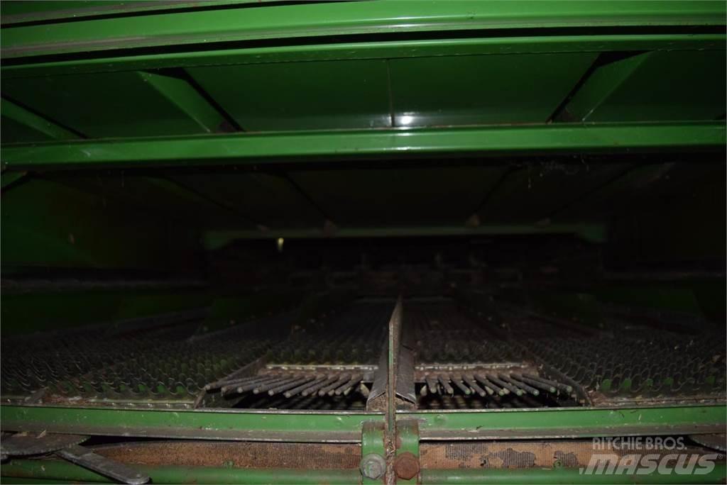 John Deere 2066 Ražas novākšanas kombaini