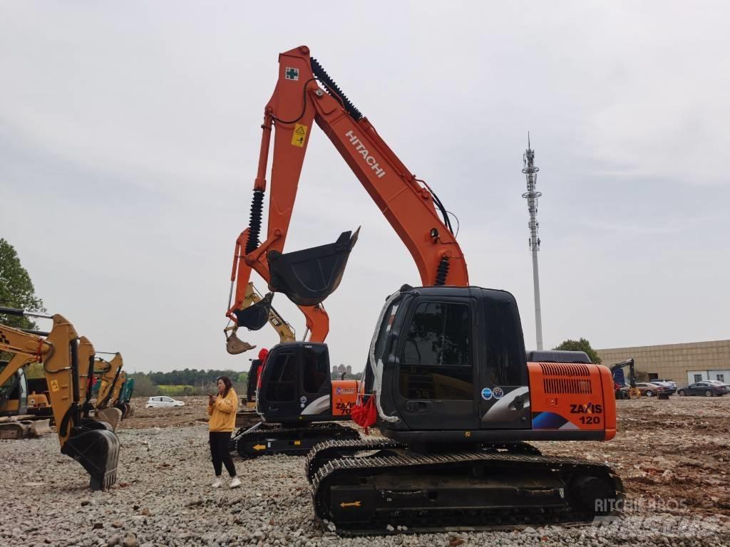 Hitachi ZX 120 Kāpurķēžu ekskavatori