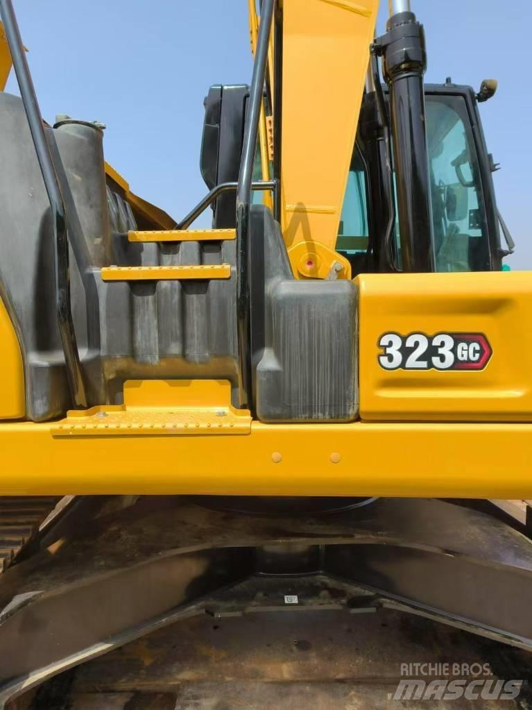 CAT 323 GC Kāpurķēžu ekskavatori