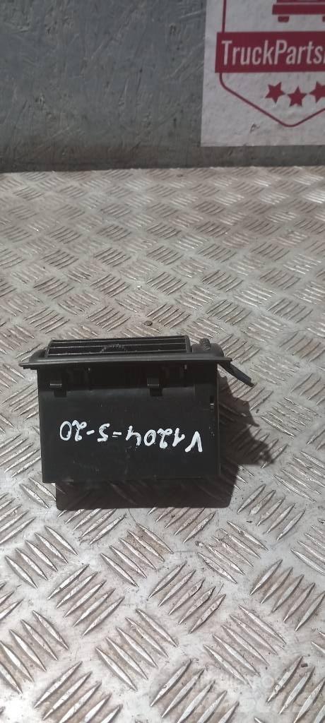 Volvo FH 12    20953569 Kabīnes un interjers