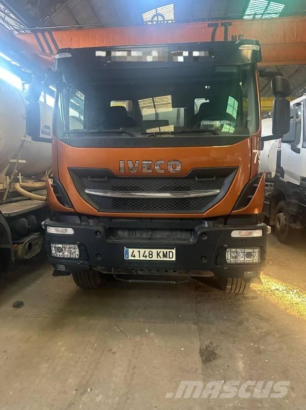 Iveco Hormigonera Kravas mašīna- betona sūknis