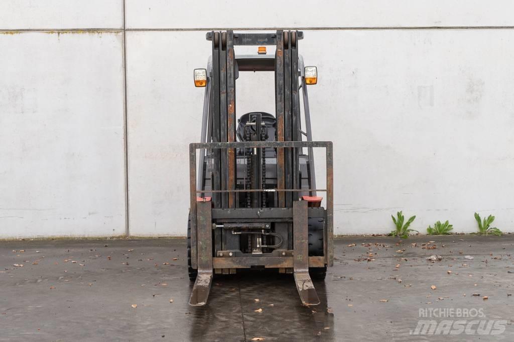 Manitou MI 30 D Tehnika ar dīzeļa dzinēju
