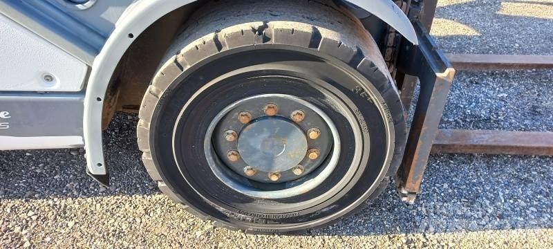 Linde H 45 D Tehnika ar dīzeļa dzinēju