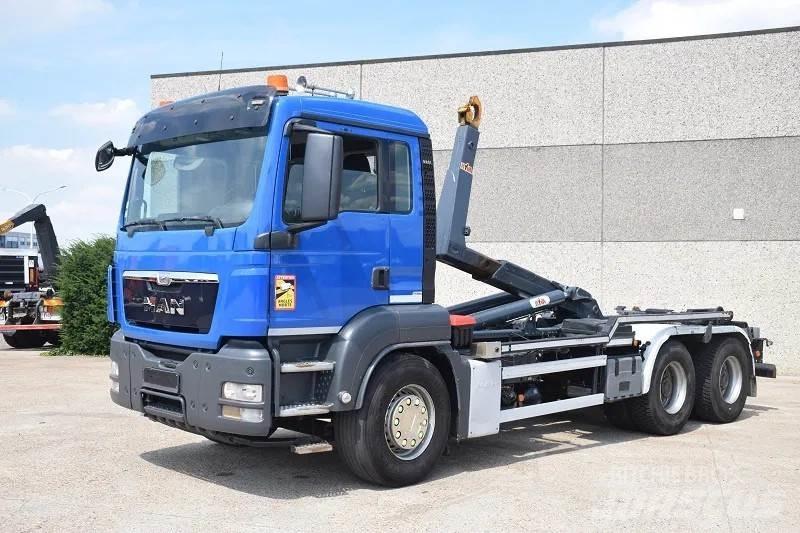 MAN TGS 33.440 Treileri ar āķi