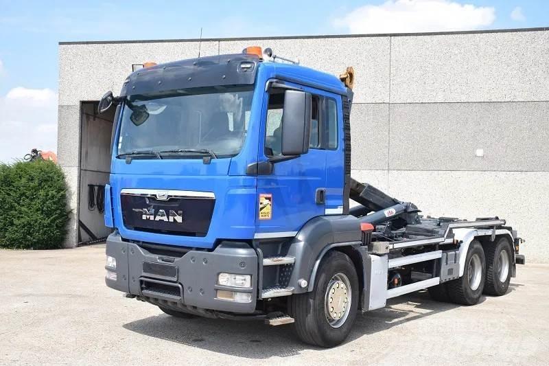 MAN TGS 33.440 Treileri ar āķi