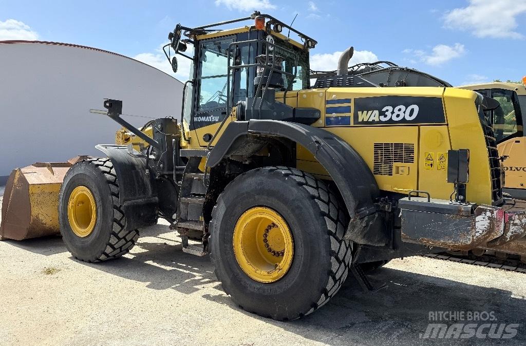Komatsu WA 380-8 Iekrāvēji uz riteņiem