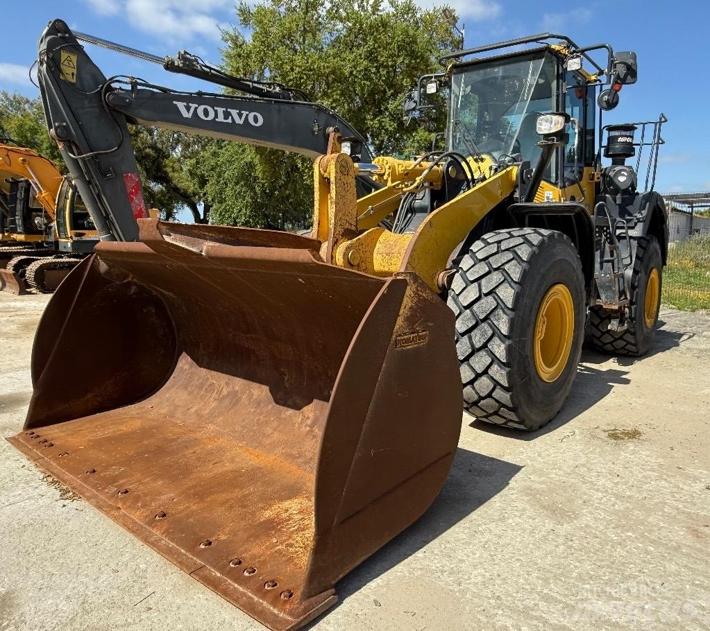 Komatsu WA 380-8 Iekrāvēji uz riteņiem