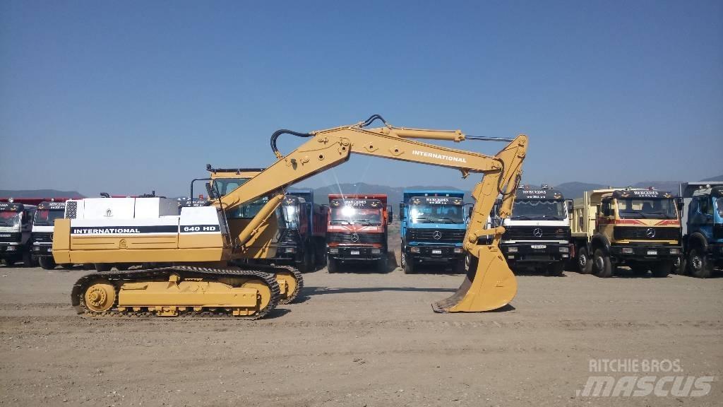 International 640 HD Kāpurķēžu ekskavatori