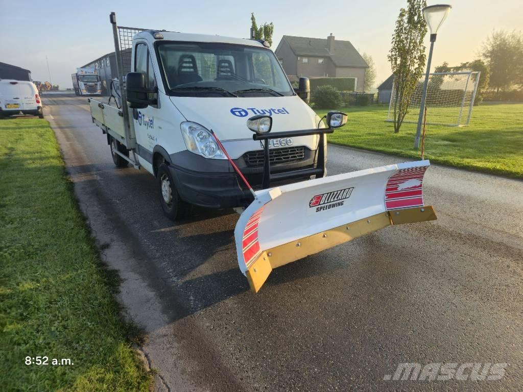 Iveco daily 35 s17 Vieglais kravas automobilis/izkraušana no sāniem