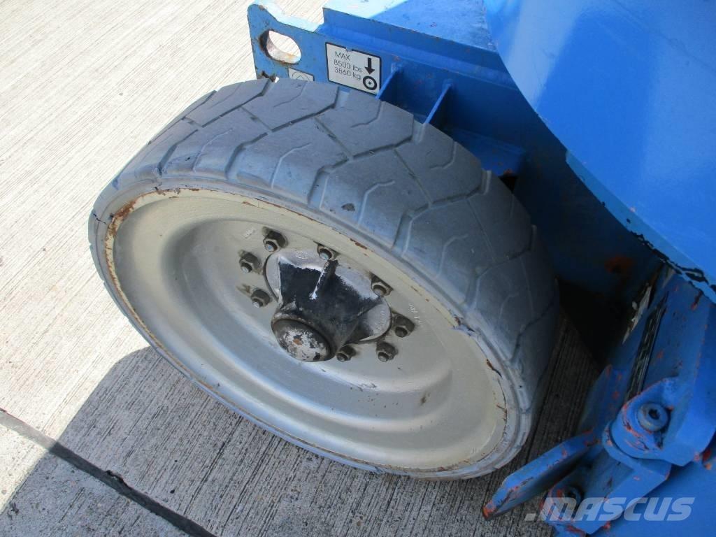 JLG E300 AJP (180) Kompakts pacēlājs ar rotējošu strēli