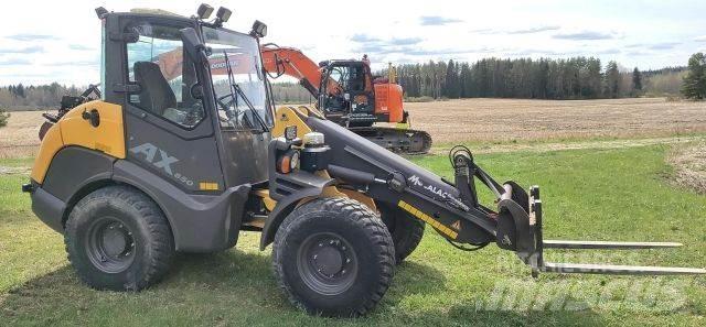 Mecalac AX850 Iekrāvēji uz riteņiem
